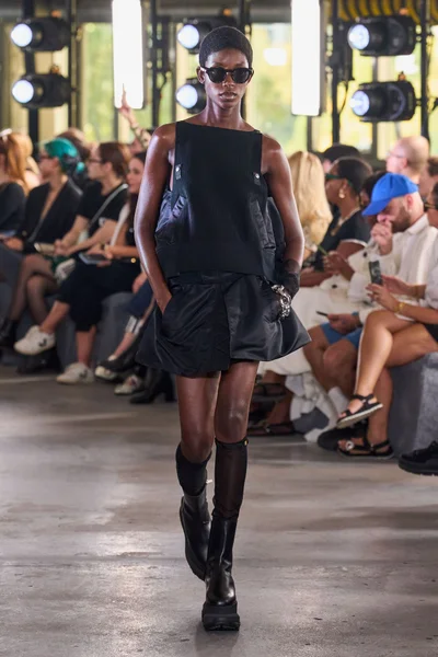 Look 29